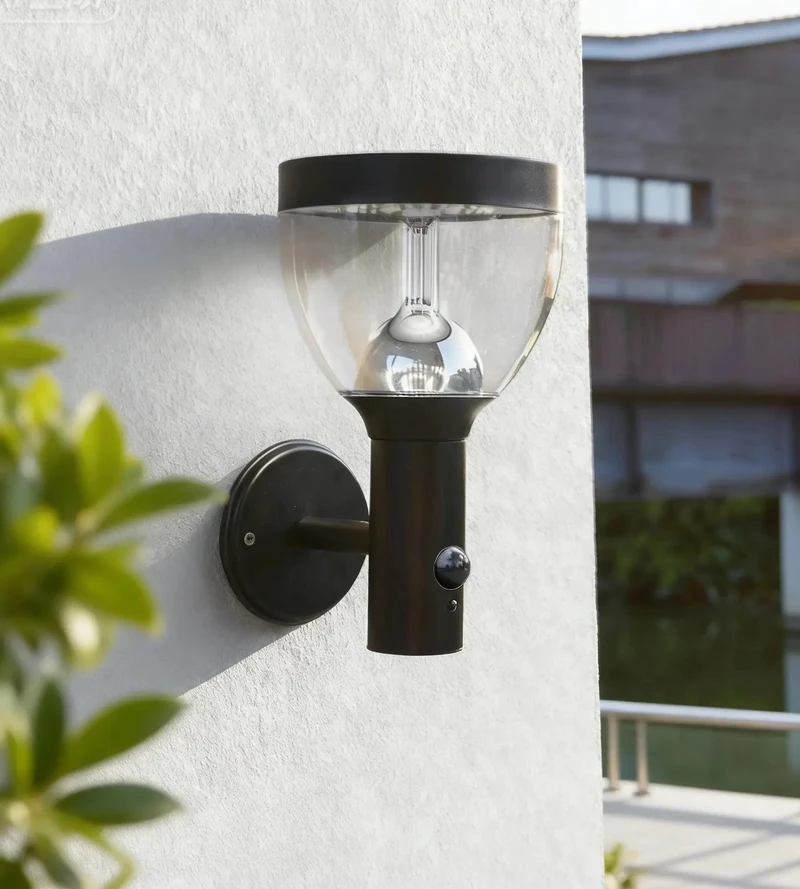 Luminaire solaire 12V PIR : fiable ou gadget
