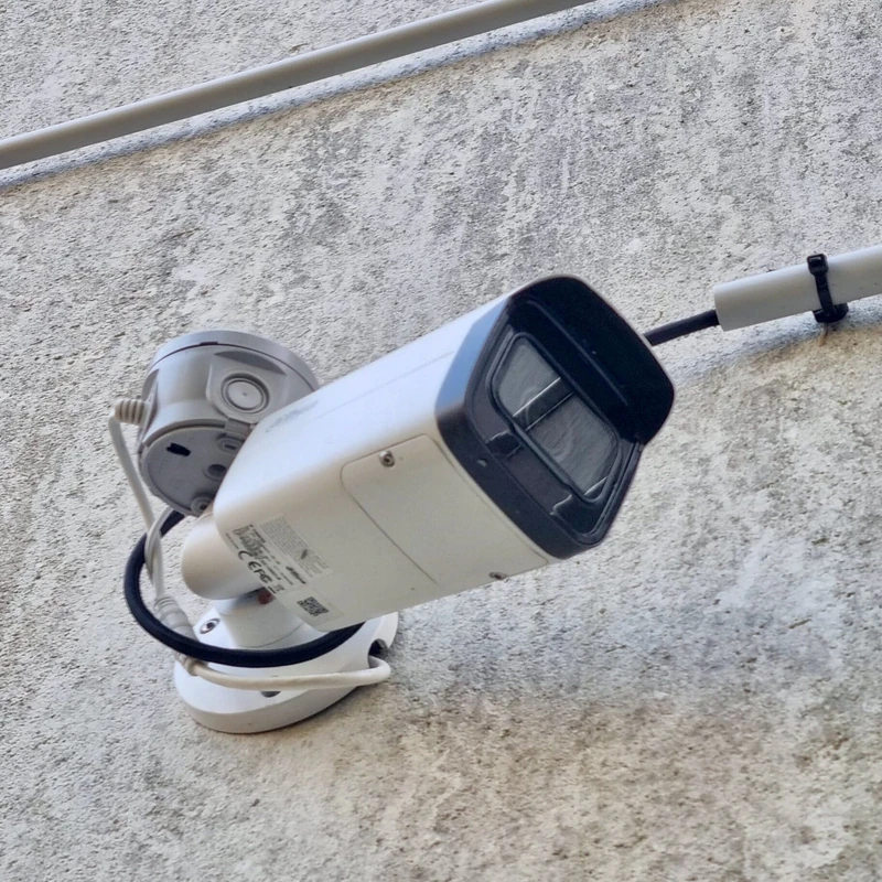 Caméra surveillance PoE ou Wi-Fi RJ45 : choisir