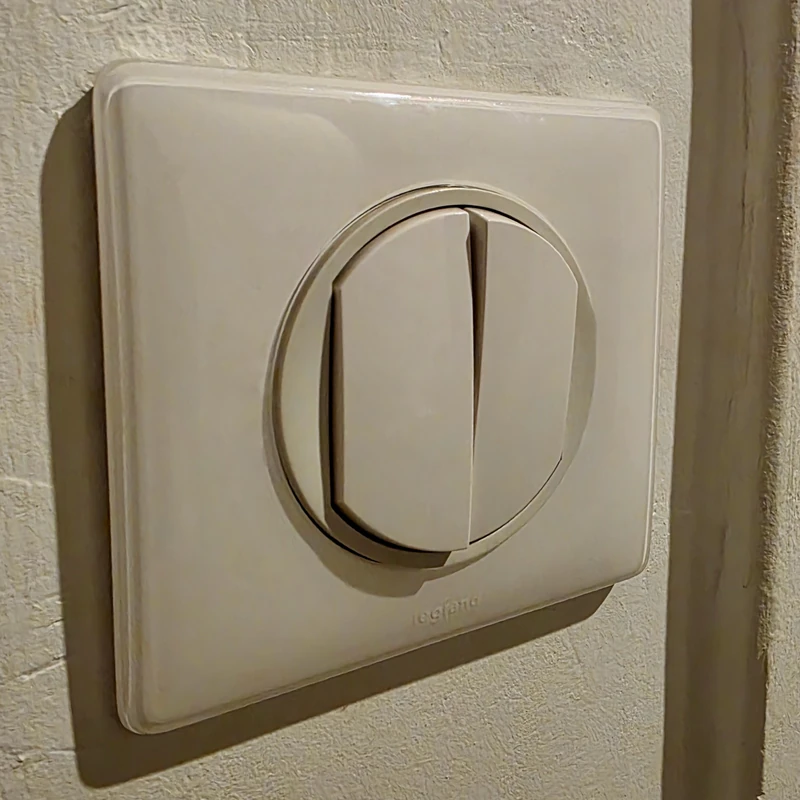 Interrupteur connecté sans neutre