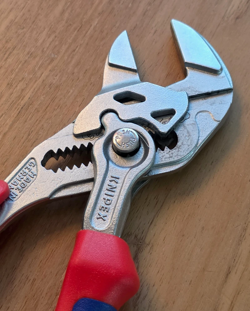 Pince KNIPEX 87 51 180 : avis et usages électricien