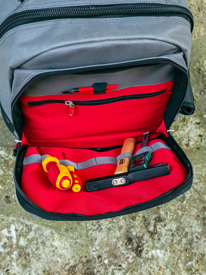 Sac C.K Magma : tote ou sac à dos d’électricien ?
