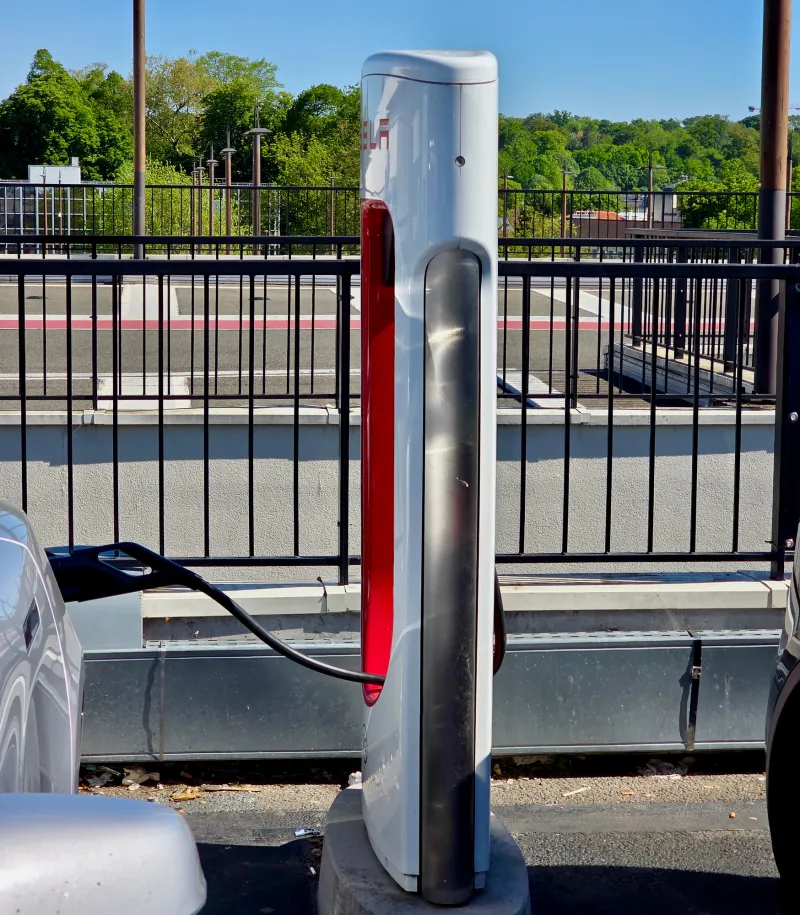 Borne recharge Tesla : guide complet