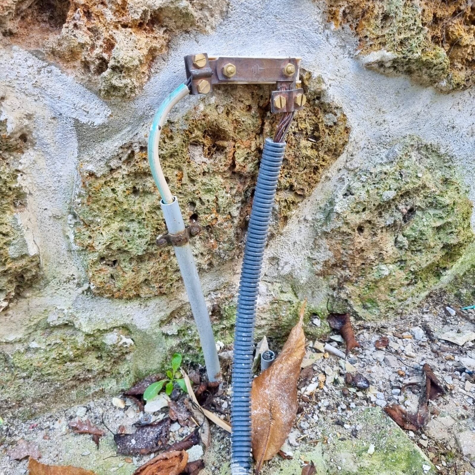 Barrette de coupure du conducteur principal de terre
