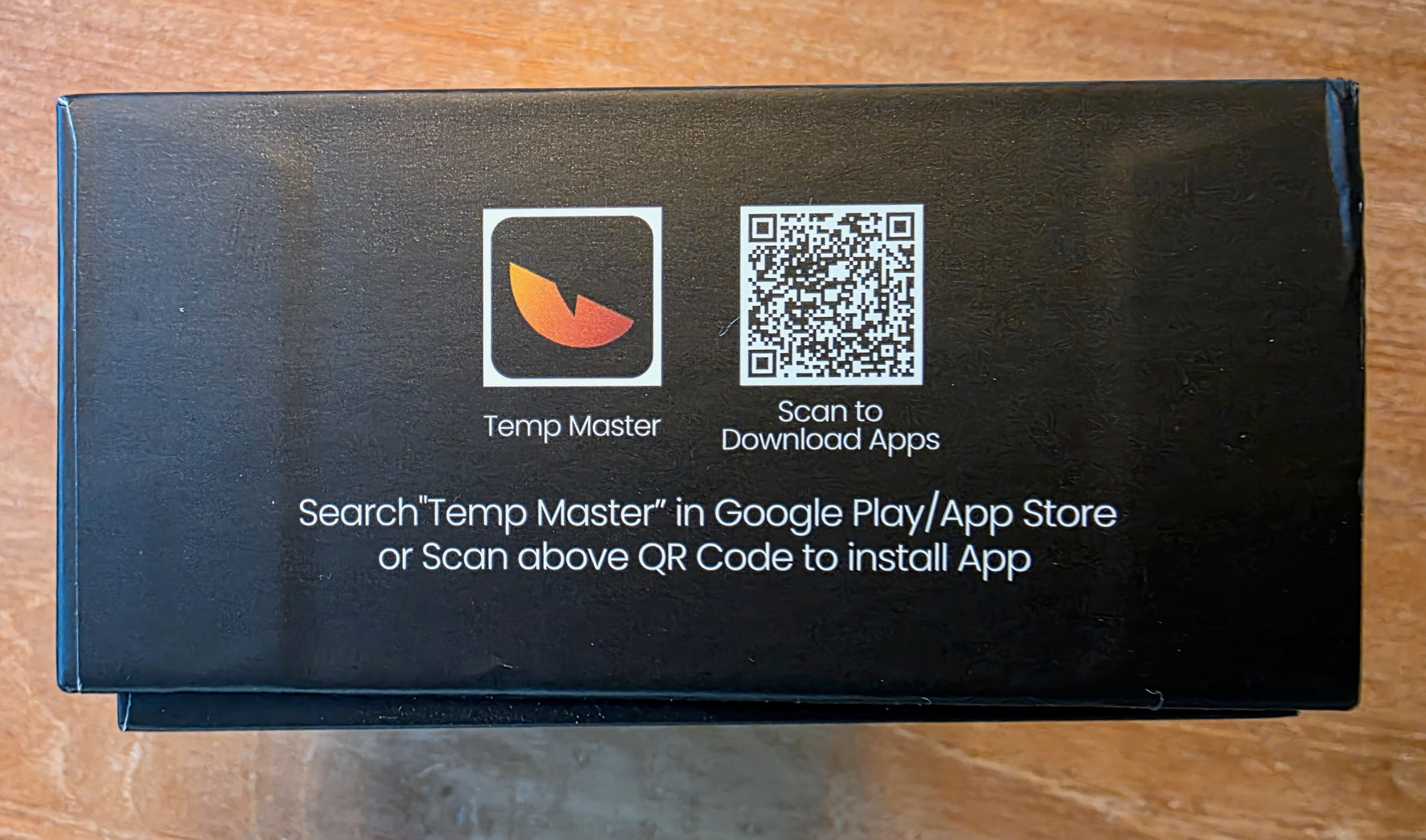 Seite der Verpackung der Thermal Master P3 mit dem QR-Code der App Temp Master