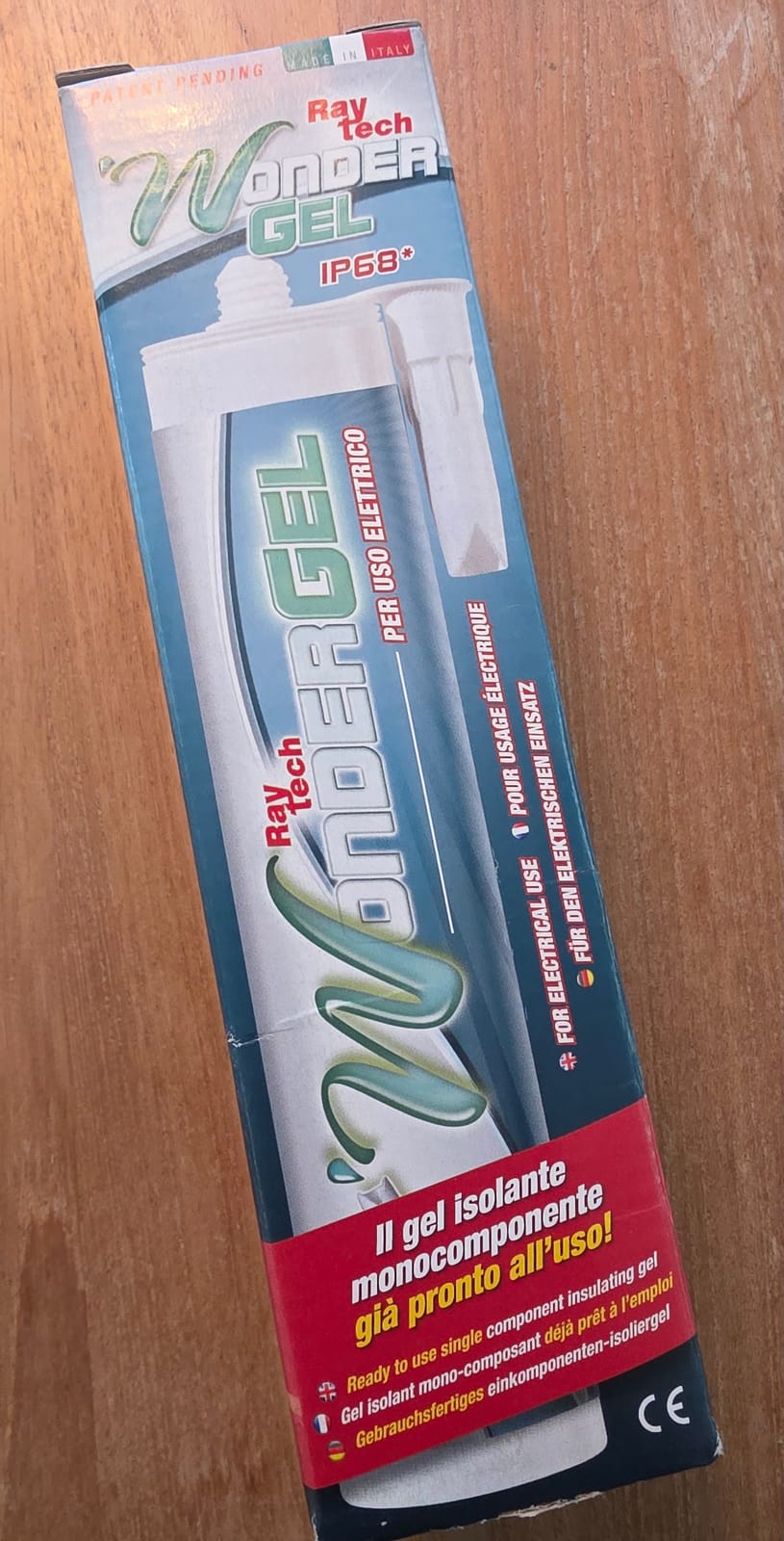 Carton d’emballage du Wonder Gel Raytech avec la cartouche illustrée et le marquage IP68