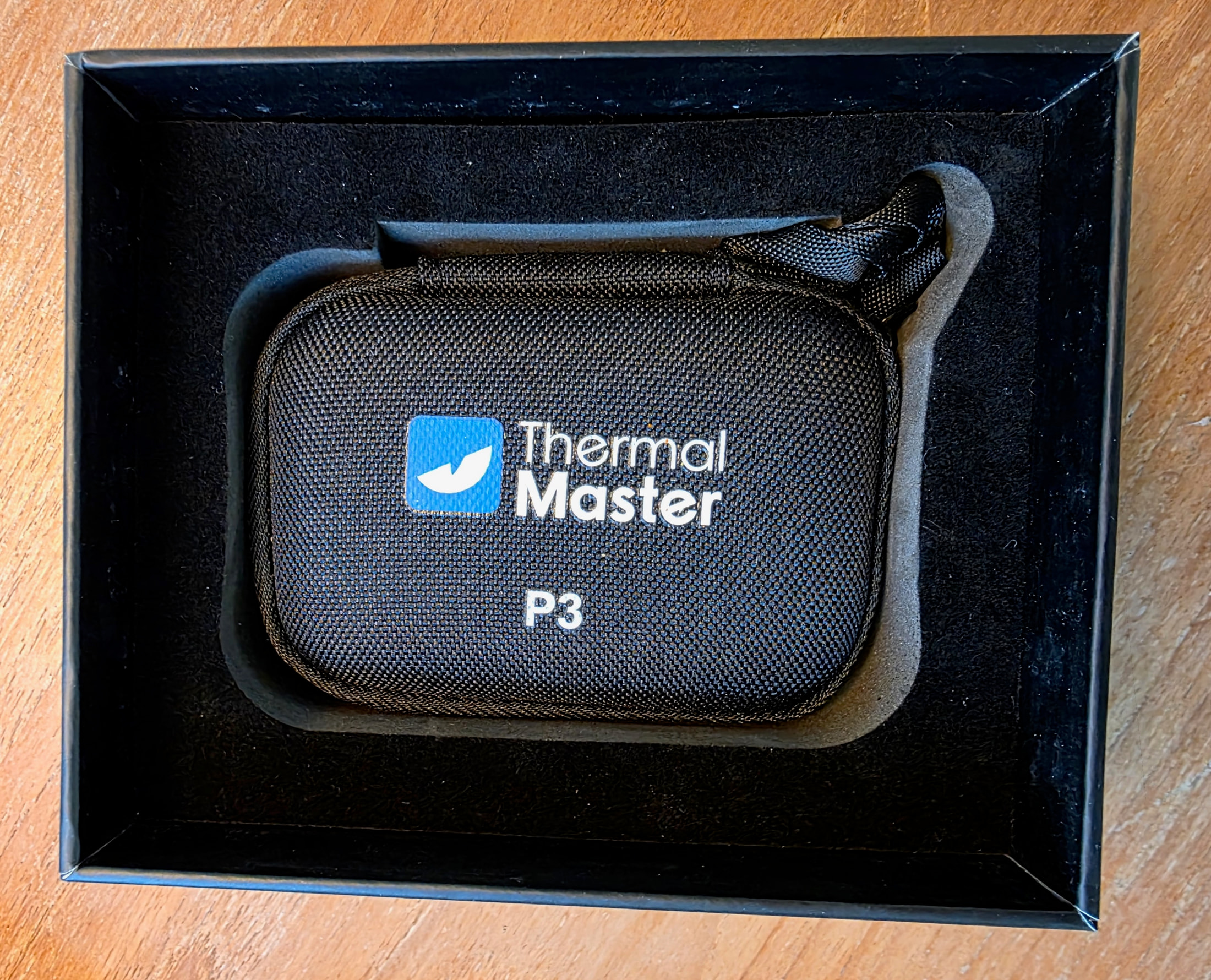 Kompaktes Transportetui der Thermal Master P3, fotografiert nach Erhalt