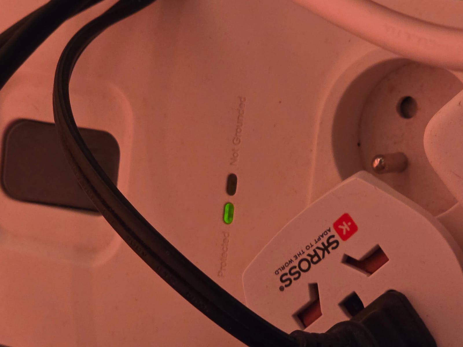 Multiprise parafoudre Belkin avec indicateur de mise à la terre et marquage imprimé
