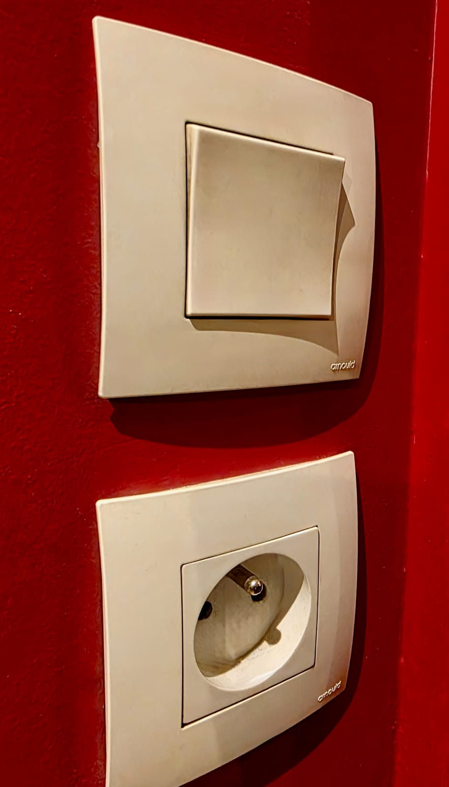 Interrupteur et prise Arnould anciens modèles