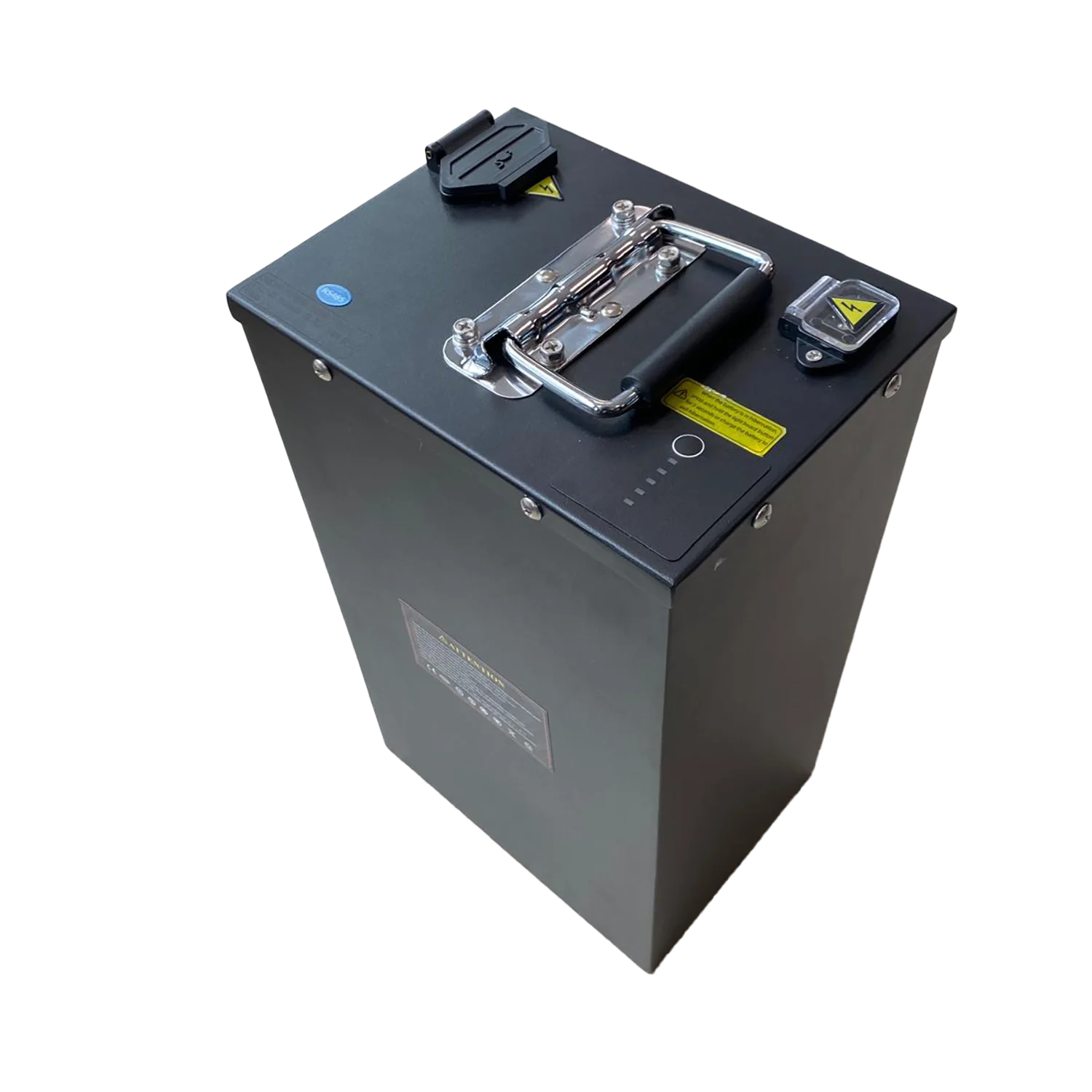 Batterie grise rectangulaire dotée d’une poignée métallique centrale, d’un connecteur et d’indicateurs de charge sur le dessus.