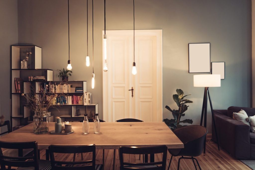 Douille DCL installée au plafond pour raccorder un luminaire