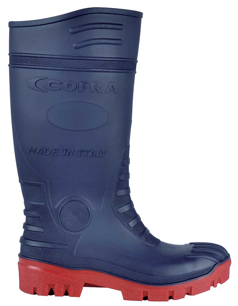 Botte haute en caoutchouc bleu marine à semelle rouge crantée, inscription COFRA et MADE IN ITALY visibles sur la tige.