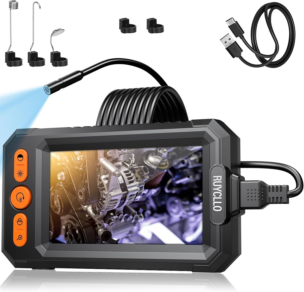 Une caméra endoscopique de marque RUYCILLO avec écran affichant un moteur, câble noir enroulé, accessoires d’inspection et câble USB.