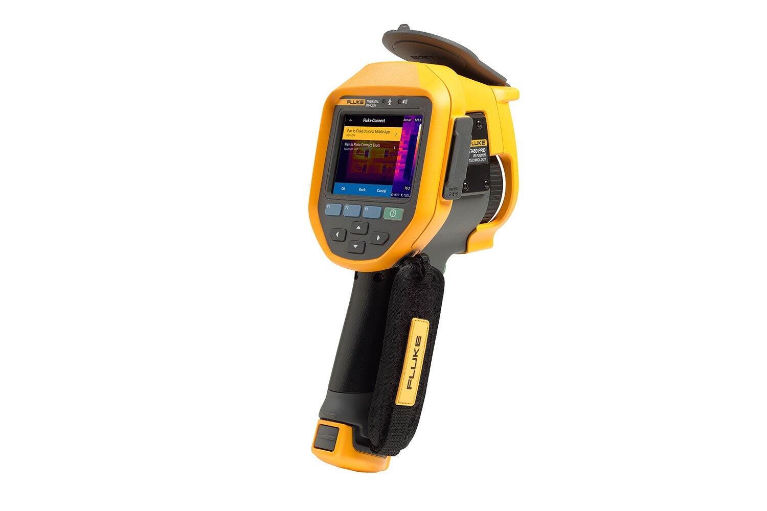 Caméra thermique Fluke Ti480 PRO avec image infrarouge affichée sur son écran
