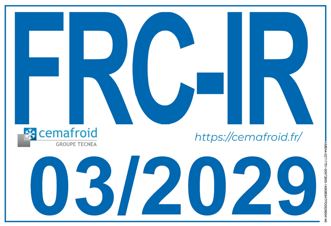 Marquage ATP sur un engin de transport sous température dirigée, avec code de classe FRC-IR, date de validité et numéro d’identification