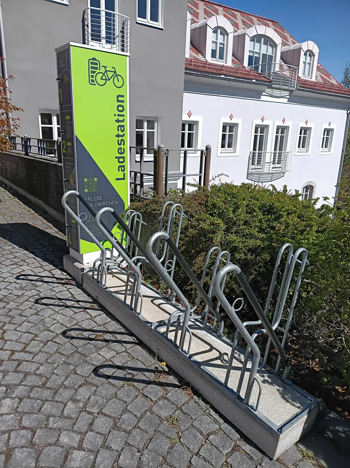 Casier de recharge pour batteries de vélo électrique