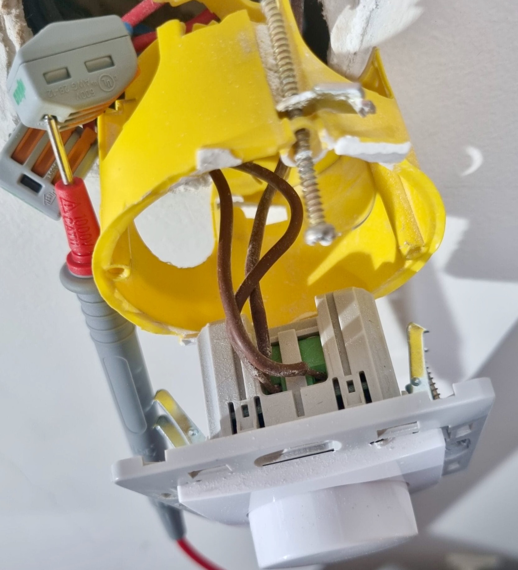 Variateur d'éclairage — diagnostic et installation