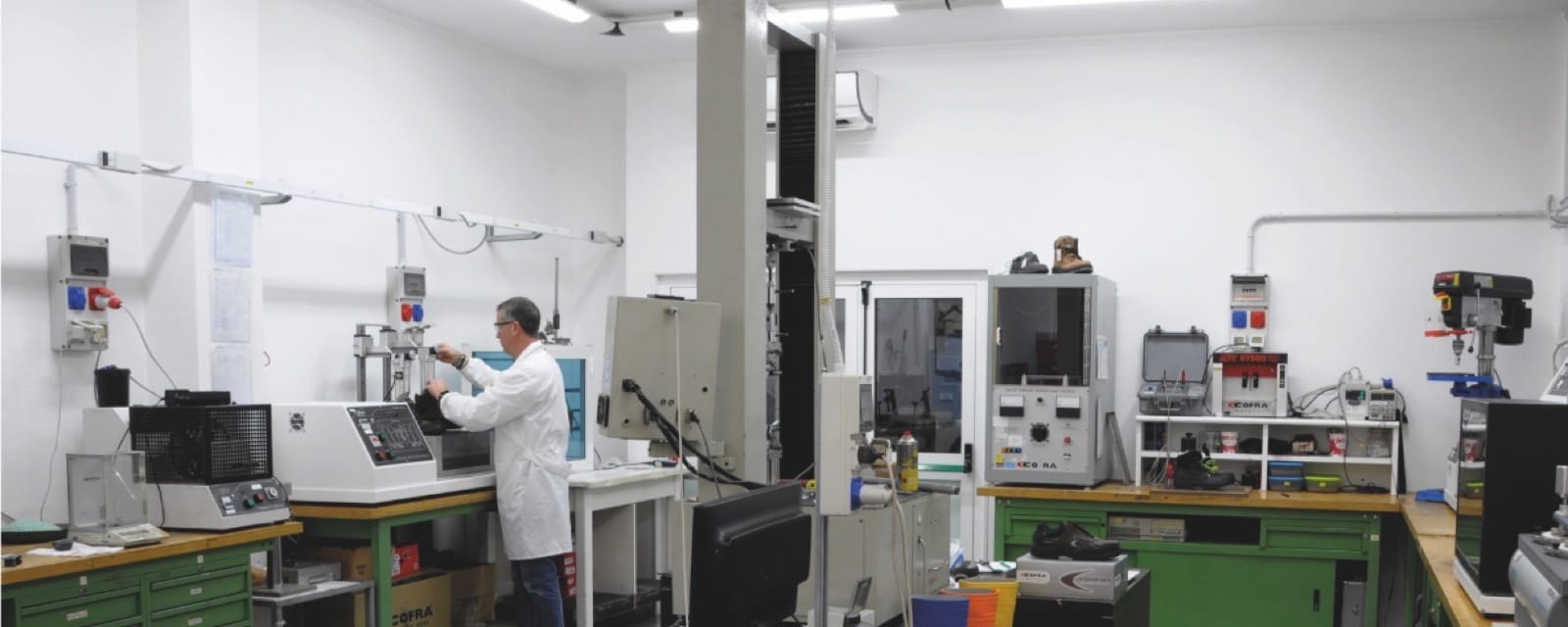 Photo du laboratoire d’essais de Cofra publiée par le fabricant