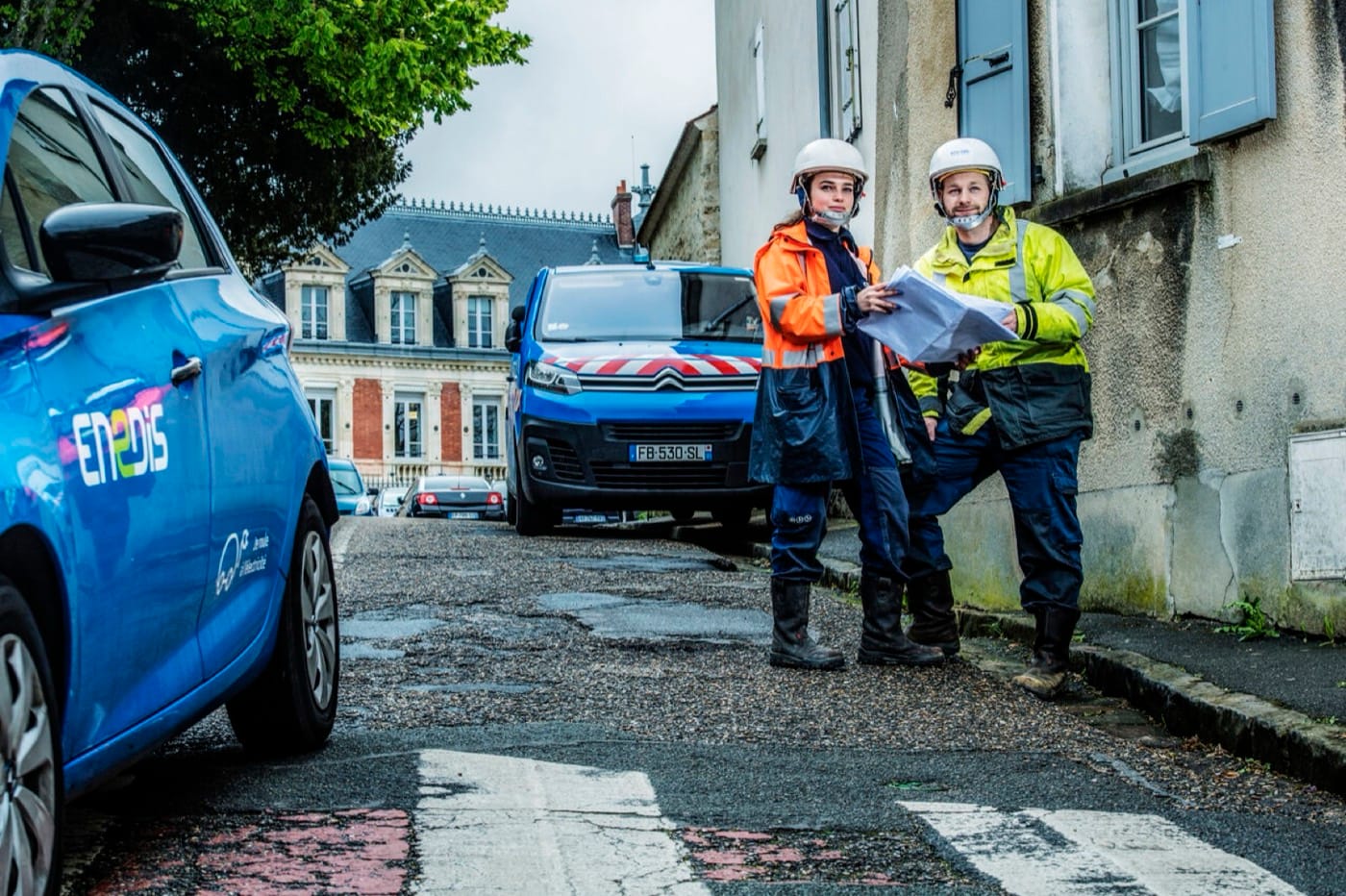Véhicules d’intervention et techniciens Enedis