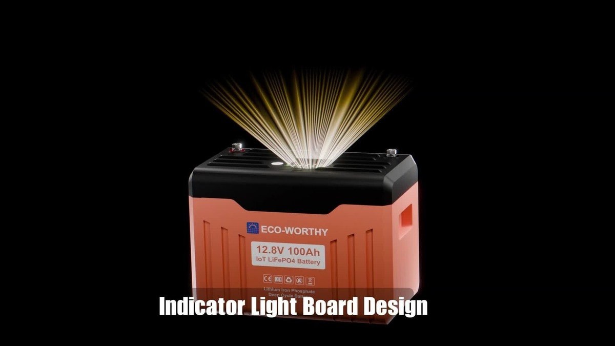 Une batterie rouge et noire ECO-WORTHY 12.8V 100Ah IoT LiFePO4 Battery avec des rayons lumineux émanant du dessus et le texte Indicator Light Board Design.