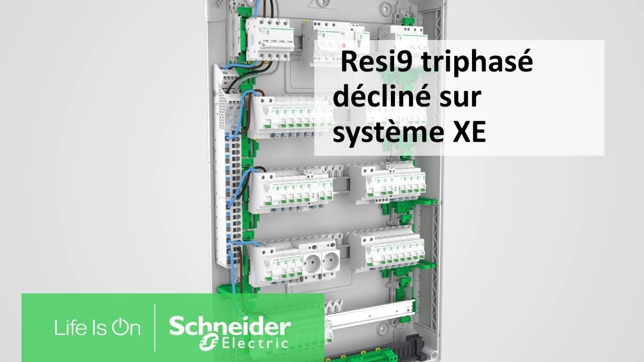Tableau Rési9 triphasé Schneider Electric organisé sur plusieurs rangées