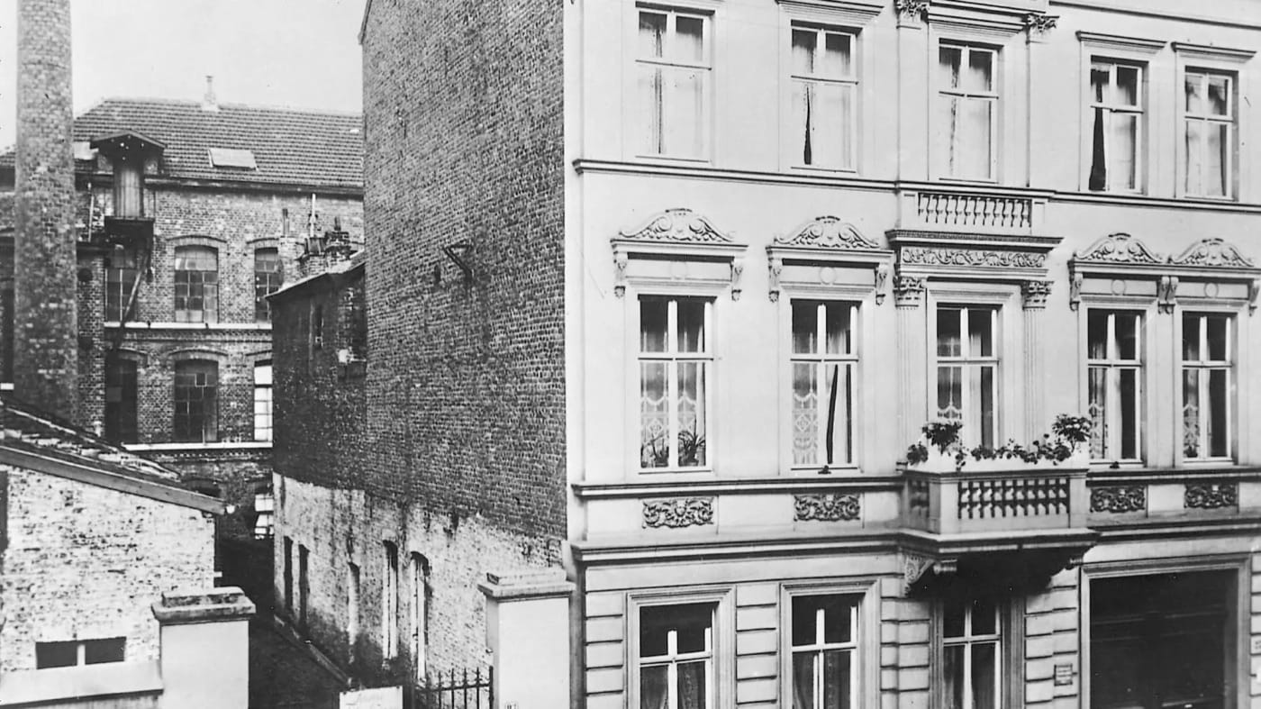 Bâtiment d'usine dans une cour intérieure, à Aix-la-Chapelle, où Henkel et Cie a commencé son activité