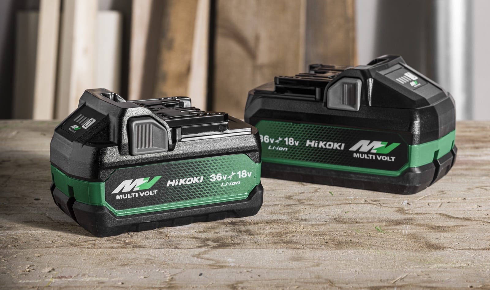 Deux batteries HiKOKI Multi Volt posées côte à côte