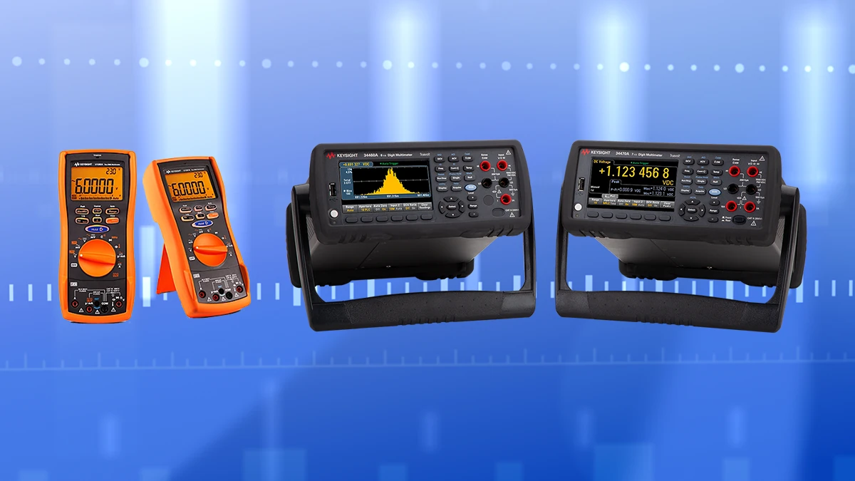 Deux multimètres portables orange et deux multimètres de table noirs Keysight sur fond bleu.