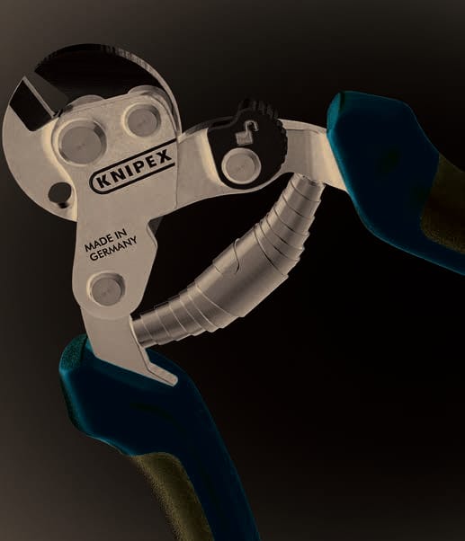 Coupe-câbles Knipex 95 62 160 avec poignées rouge et bleue