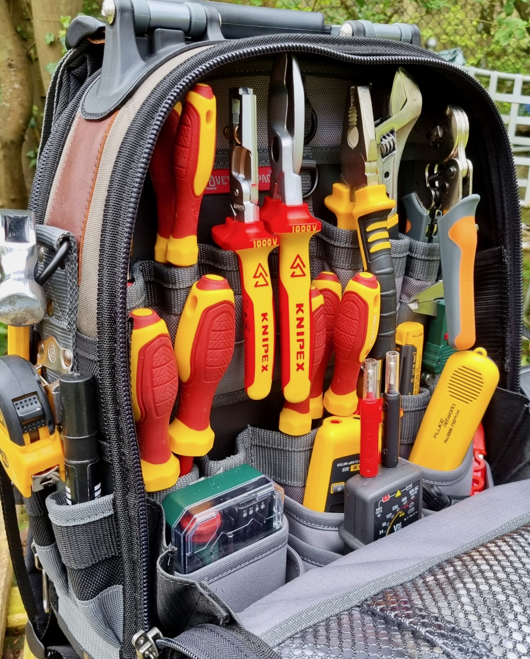 Intérieur Veto ProPack avec outils Knipex et Stanley