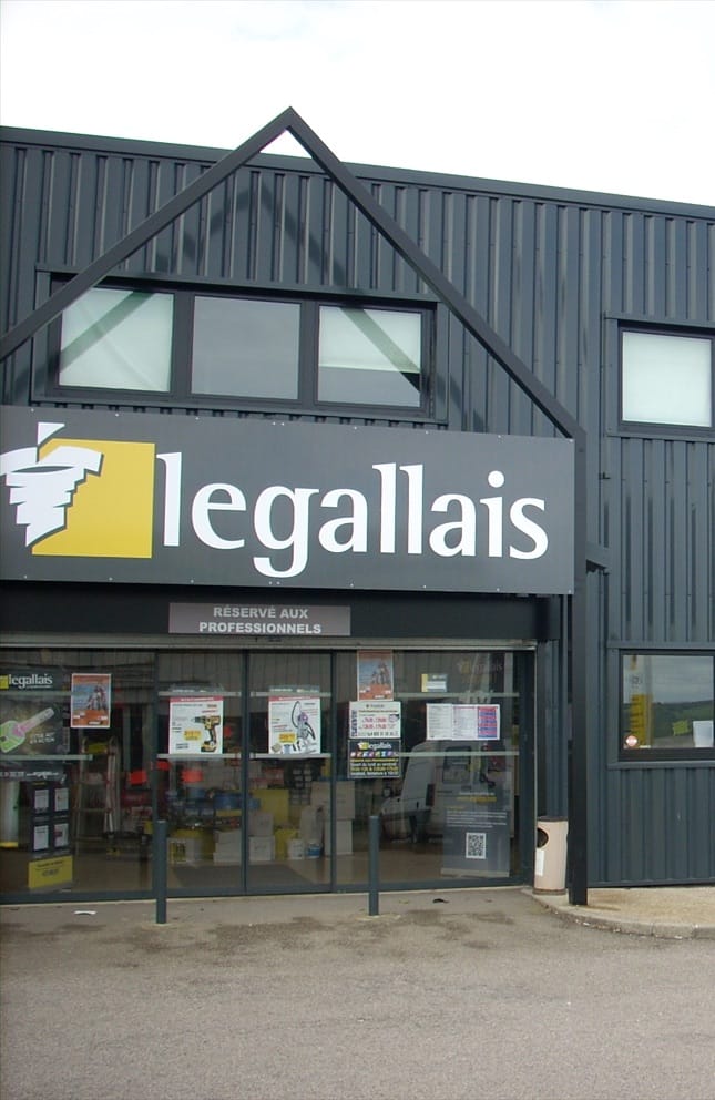 Point de vente Legallais de Mantes, façade et entrée du magasin