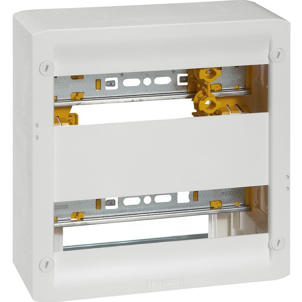 Coffret électrique blanc à deux rangées doté de rails DIN métalliques apparents et de pièces de fixation jaunes, avec le logo Legrand en bas.