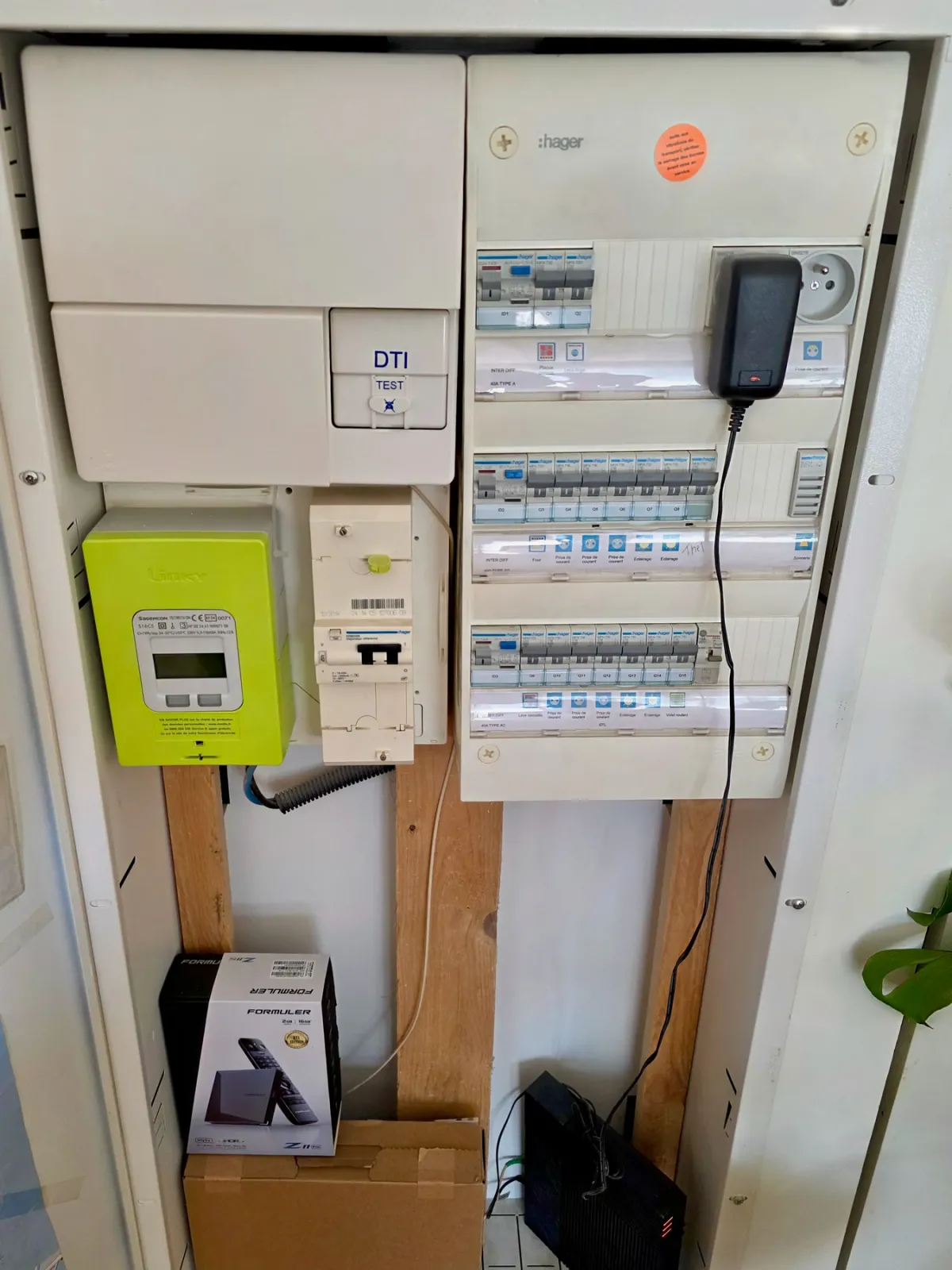 Tableau électrique d’immeuble neuf avec compteurs Linky
