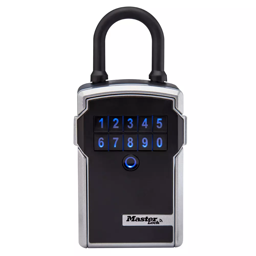 Cadenas boîte à clés Master Lock avec une anse noire, un clavier numérique bleu et un bouton central.