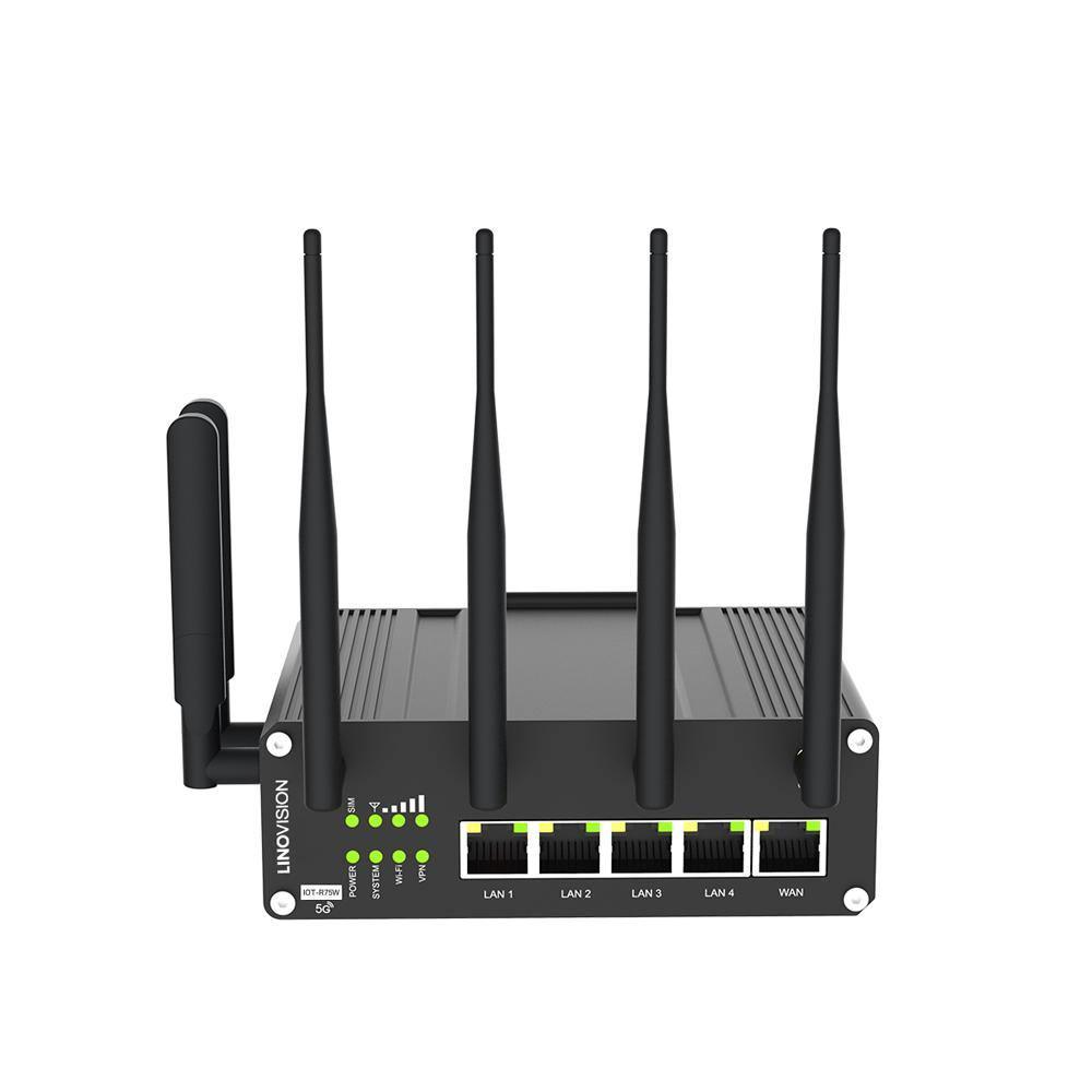 Routeur noir Linovision IOT-R75W 5G équipé de cinq antennes, de voyants LED (SIM, POWER, SYSTEM, Wi-Fi, VPN) et de cinq ports Ethernet (LAN 1 à 4, WAN).