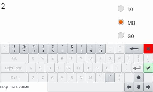 Clavier tactile Sonel MPI-540 avec unité mégaohm sélectionnée pour saisir une limite d'isolement