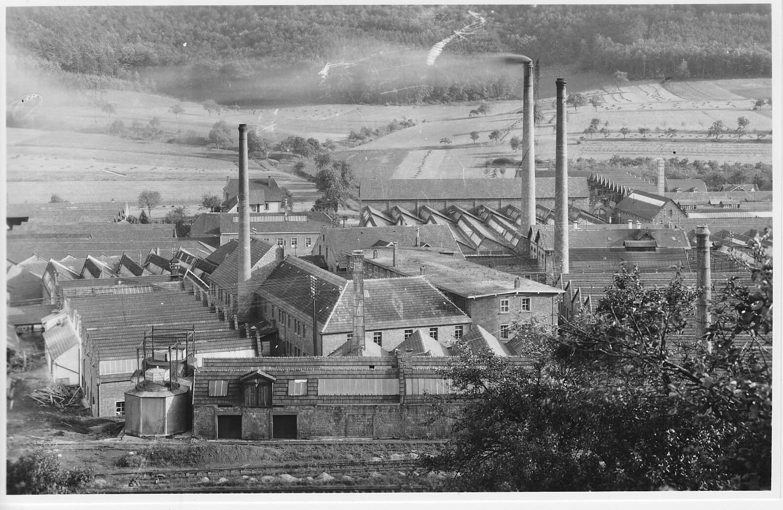 Vue de la Meterfabrik STABILA à Annweiler en 1926, photographie d’archive en noir et blanc