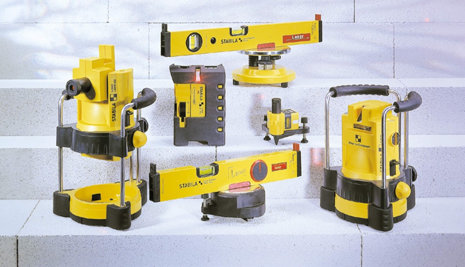 Premier instrument de mesure laser STABILA, document d’archive de 1994