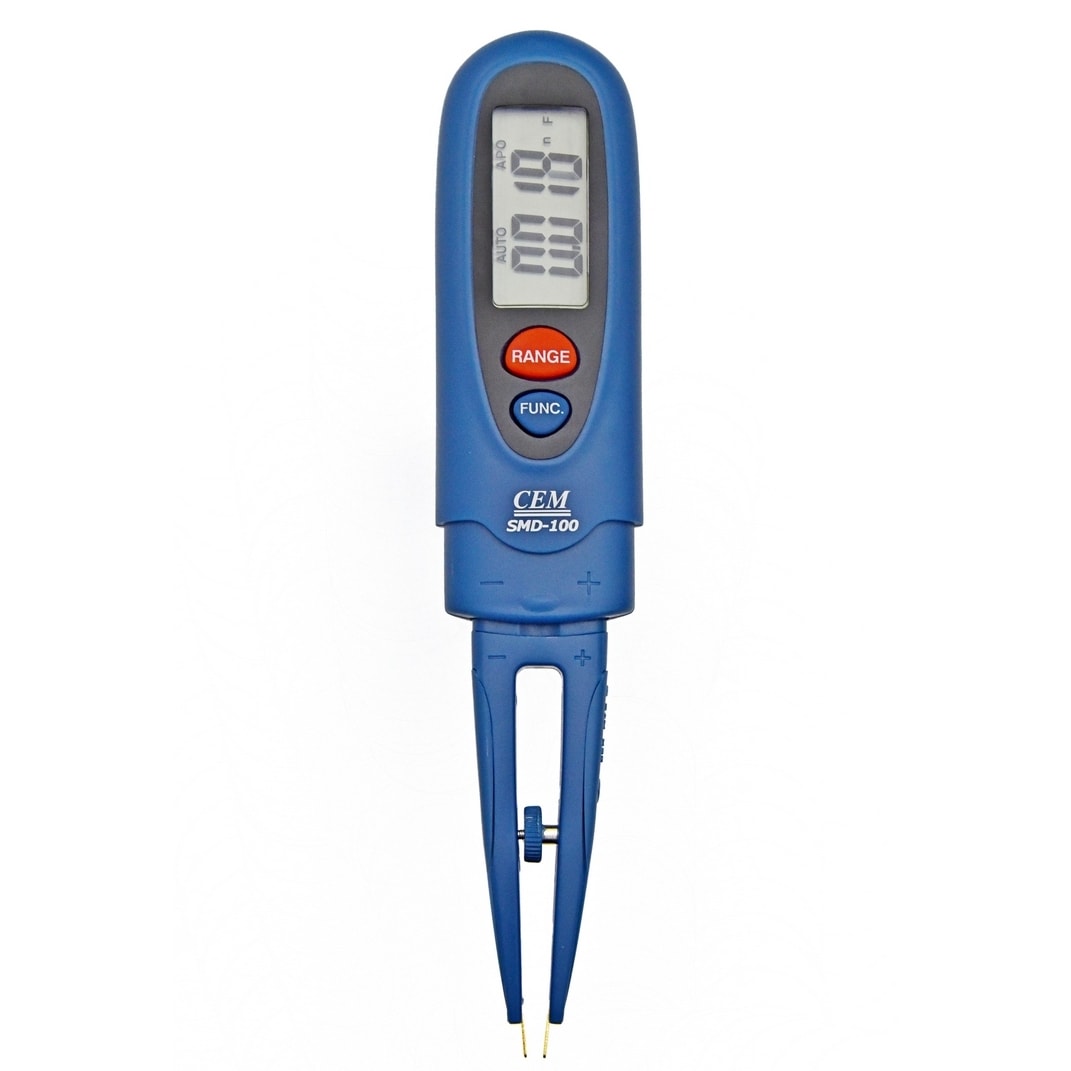 Un testeur de composants CMS bleu en forme de pince de la marque CEM modèle SMD-100, doté d’un écran LCD, de deux boutons et de deux pointes de test.