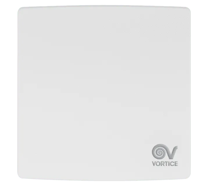 Salle de bains avec un extracteur Vortice Punto Evo Flexo blanc posé en partie haute du mur