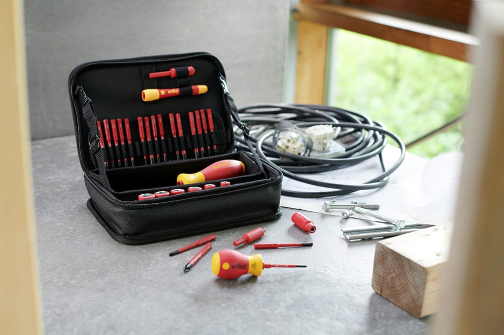 Coffret Wiha slimVario avec lames slim isolées, manches et raccordements visibles