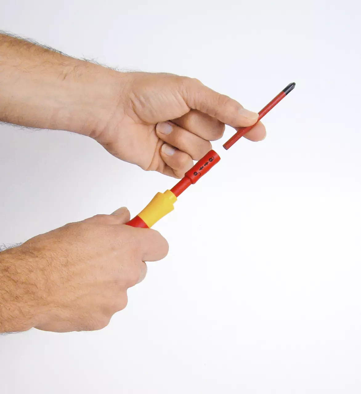 Changement d’un slimBit rouge dans un manche Wiha slimVario