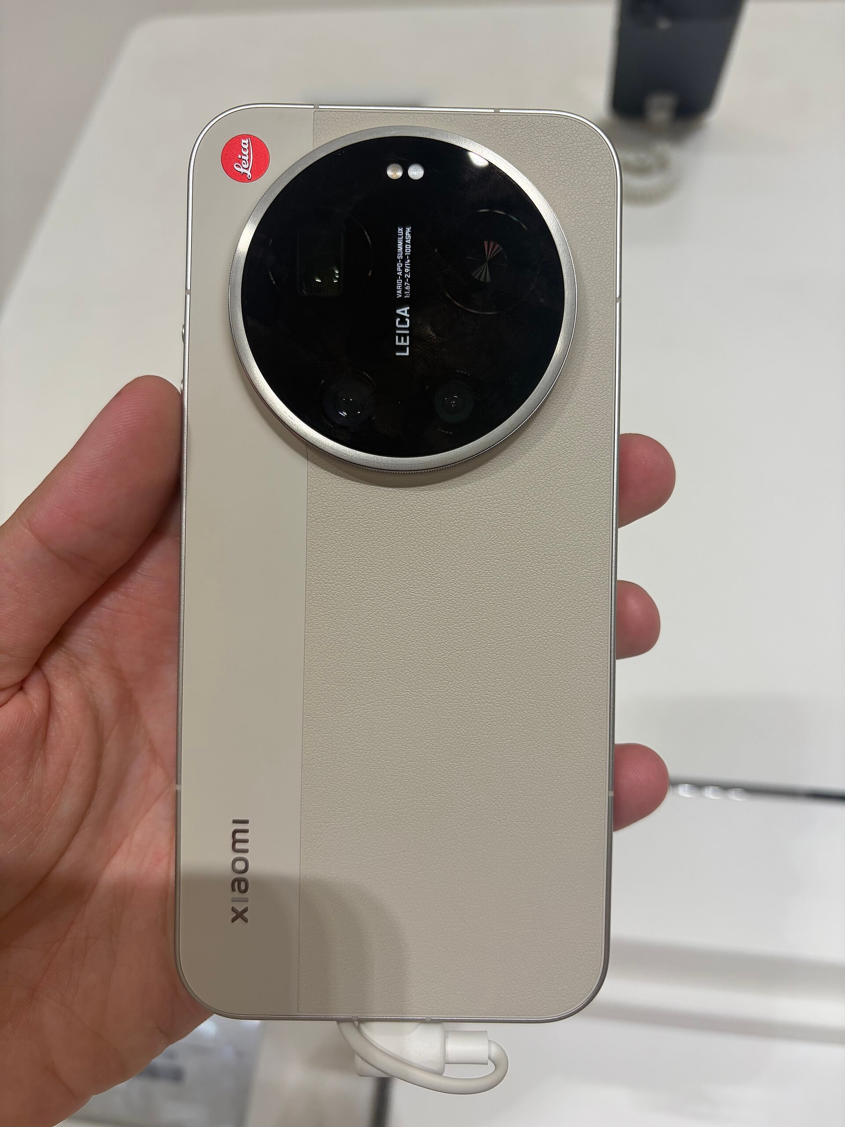 Dos du Xiaomi 17 Ultra signé Leica