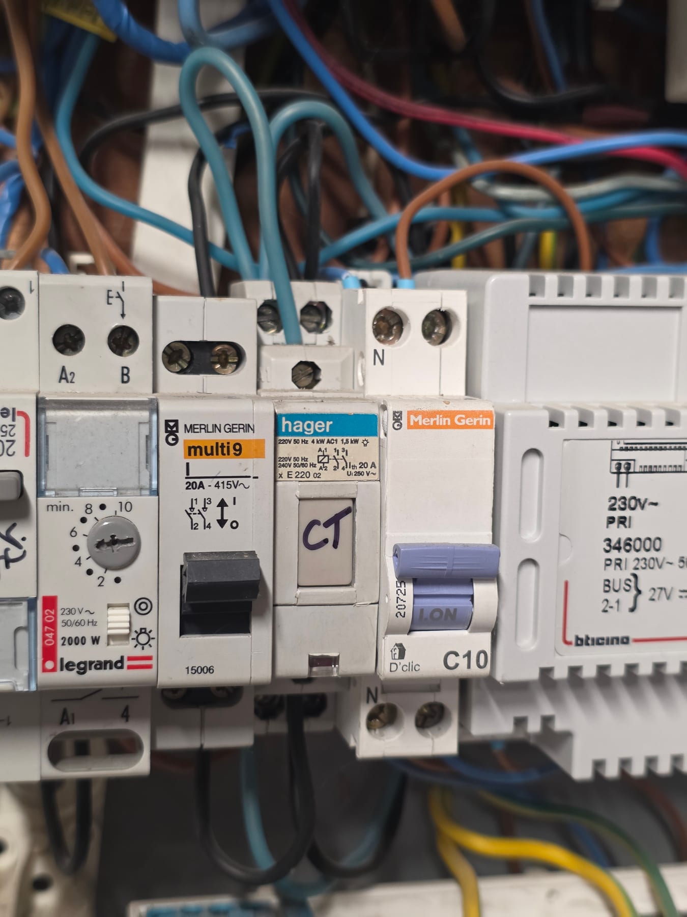 Contacteur Hager CT dans le tableau secondaire inspecté