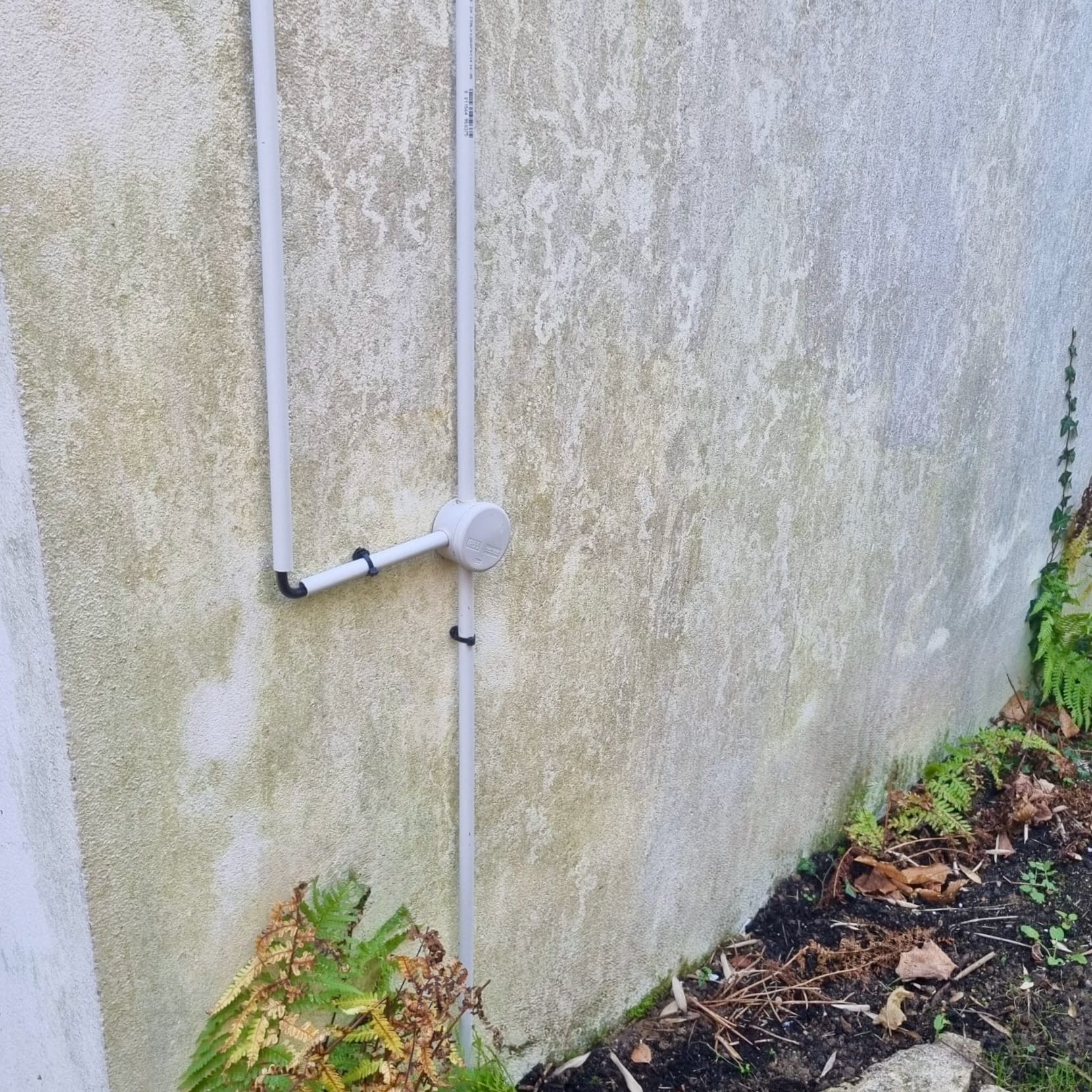 Câblage extérieur pour portail électrique