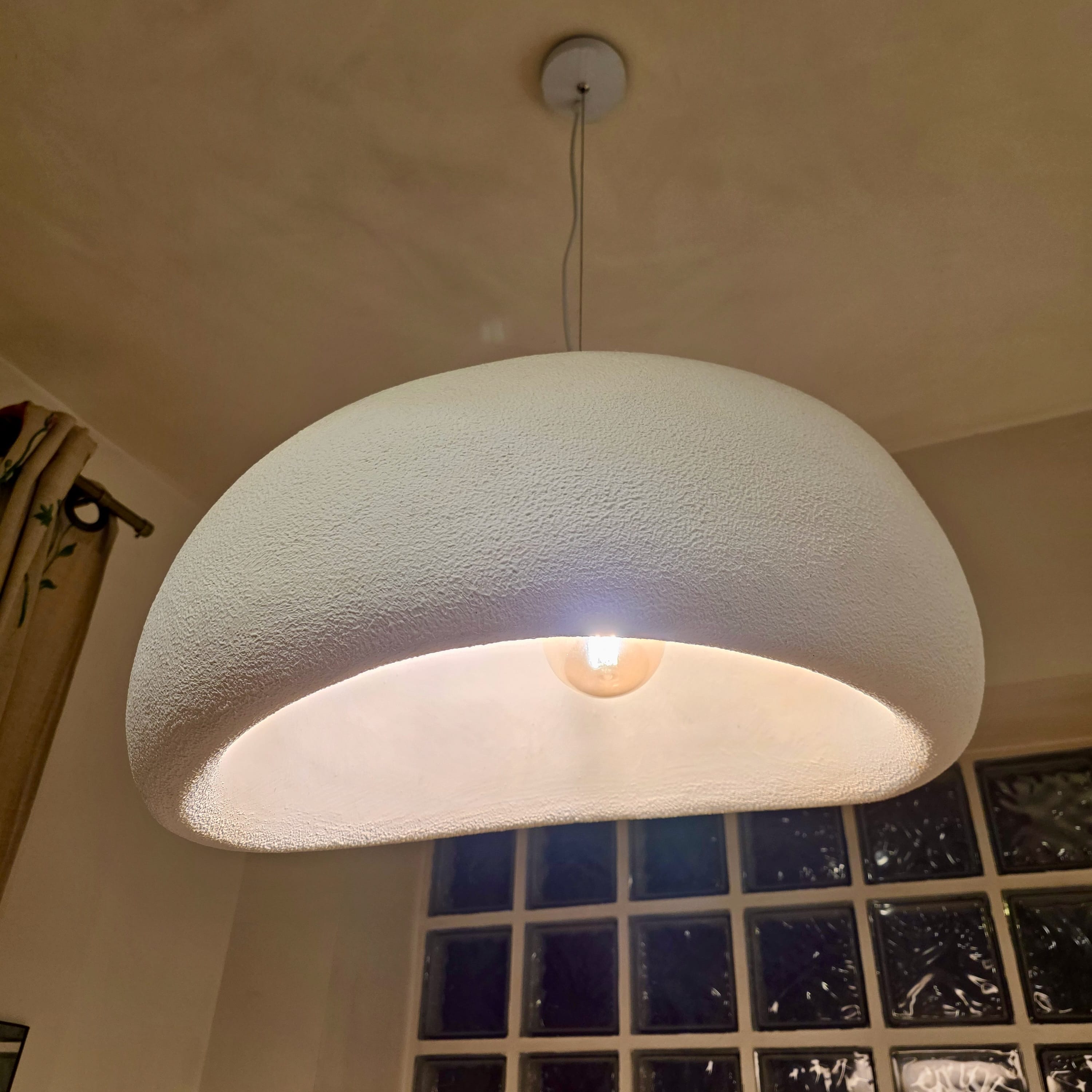 Luminaire designer cuisine installé à Versailles