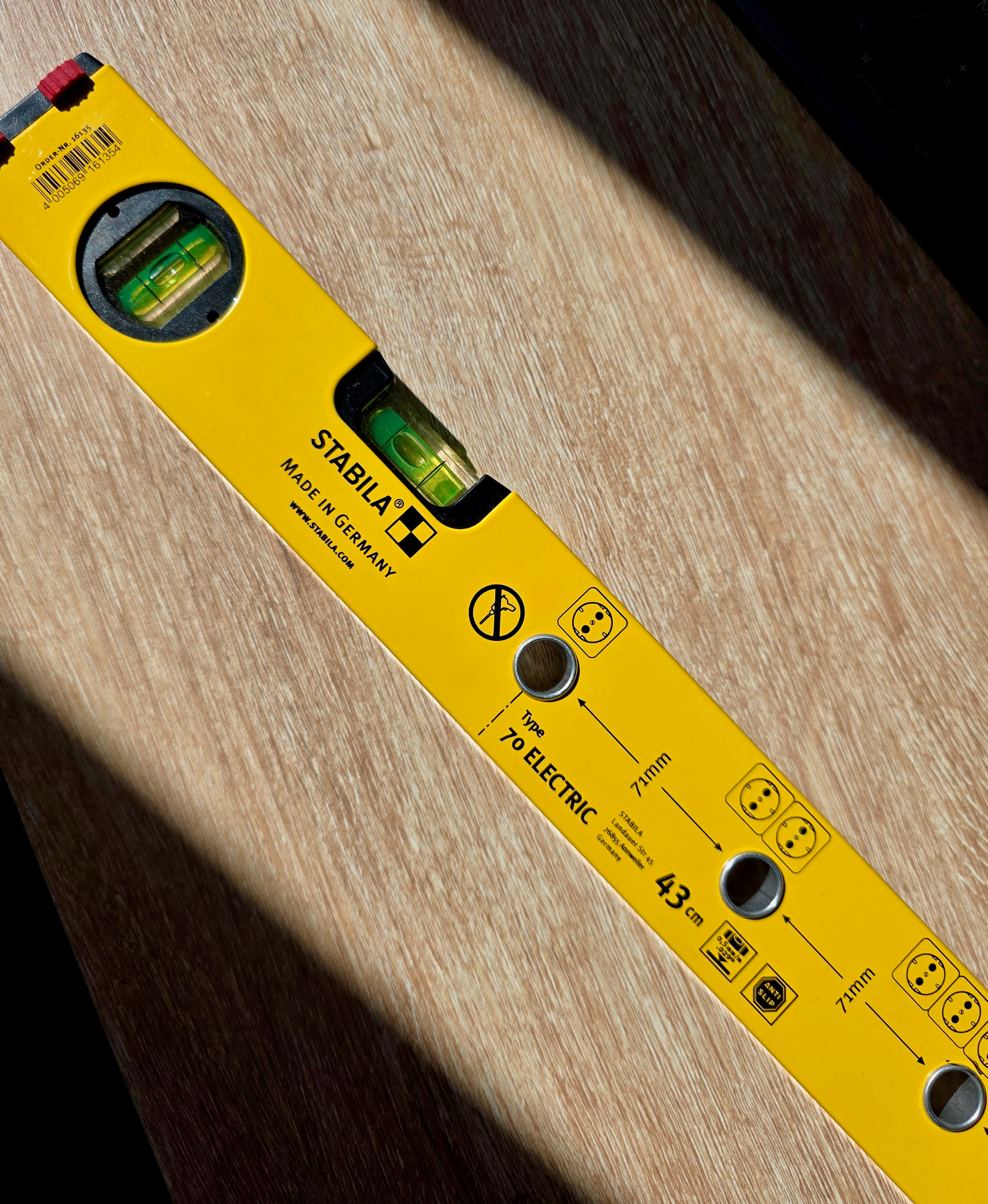 Niveau Stabila Type 70 Electric de 43 cm utilisé pour les alignements