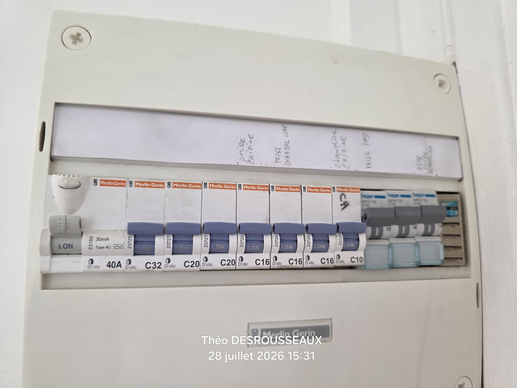 Tableau électrique - vue générale lors d'un diagnostic