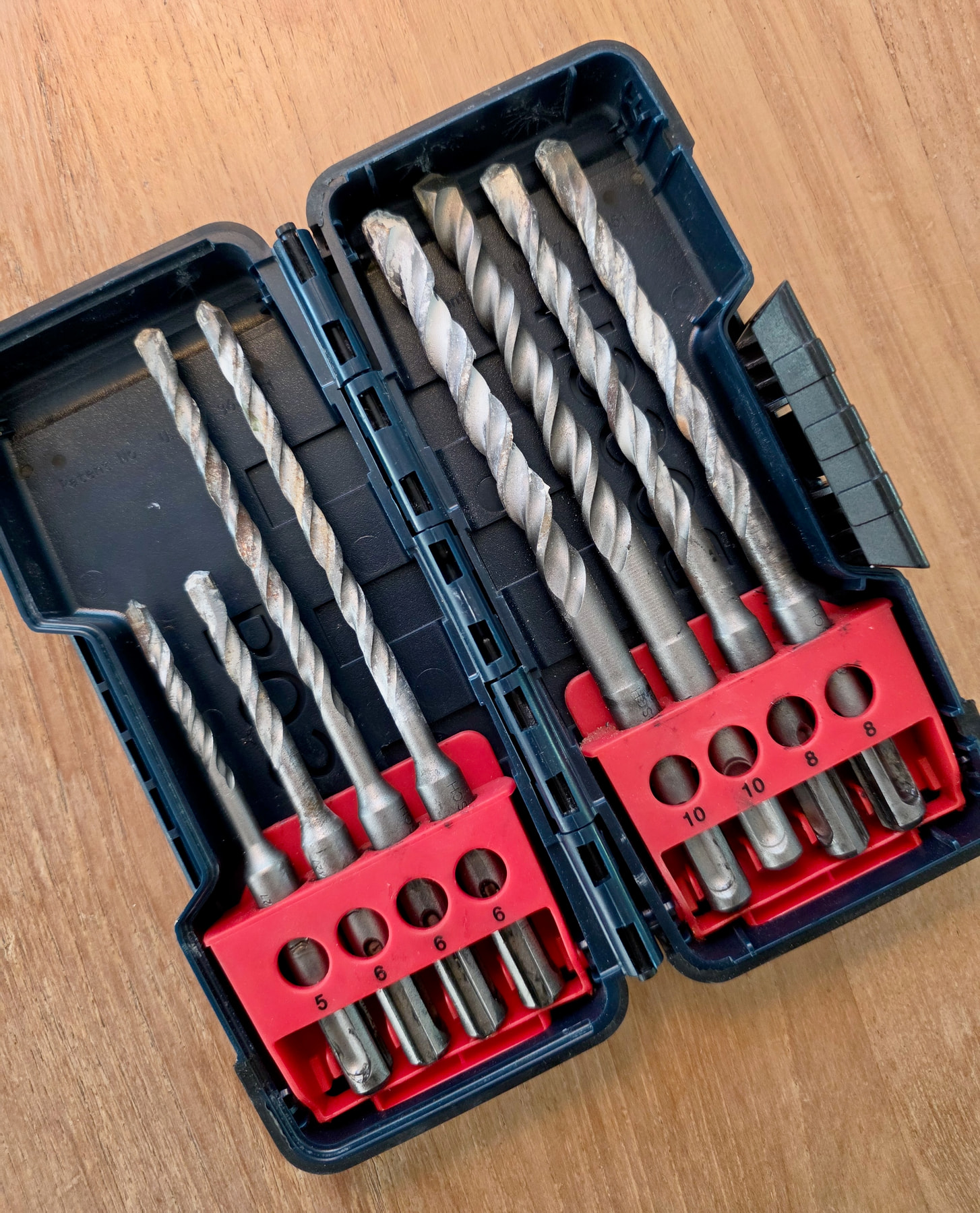 Set de forets SDS-Plus béton dans un coffret rigide Bosch Pro ouvert